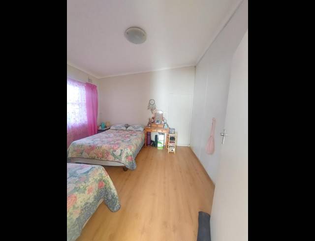 2 BEDROOM PROPERTY TO RENT IN GOODWOOD CENTRAL